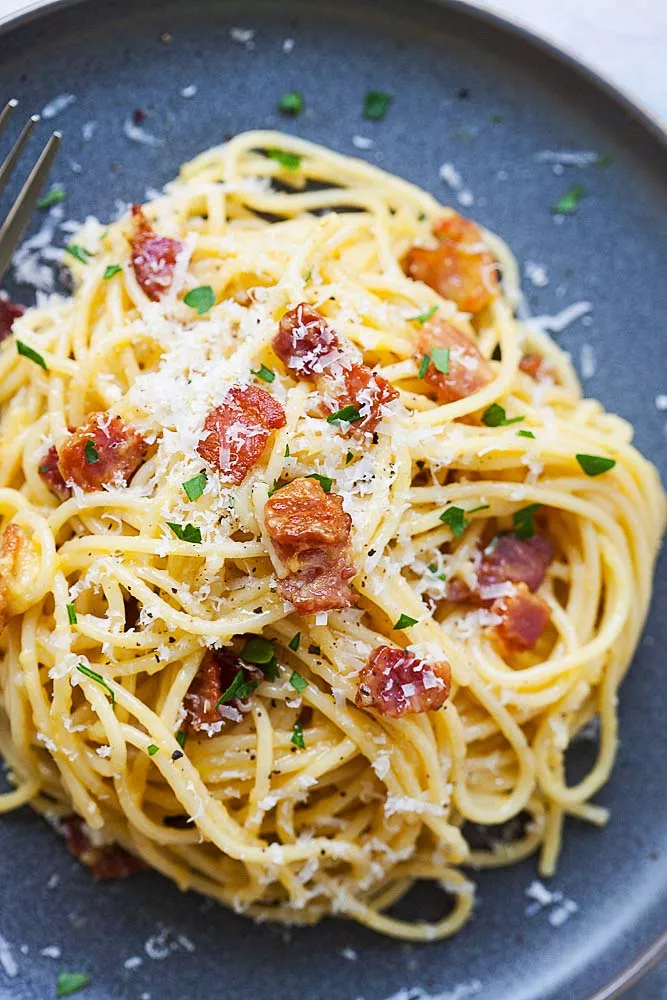 Top down shot of spaghetti carbonara pasta.